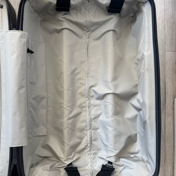 Monos Black 23” Pro Plus Spinner Carry On Luggage - Picture 9 of 11